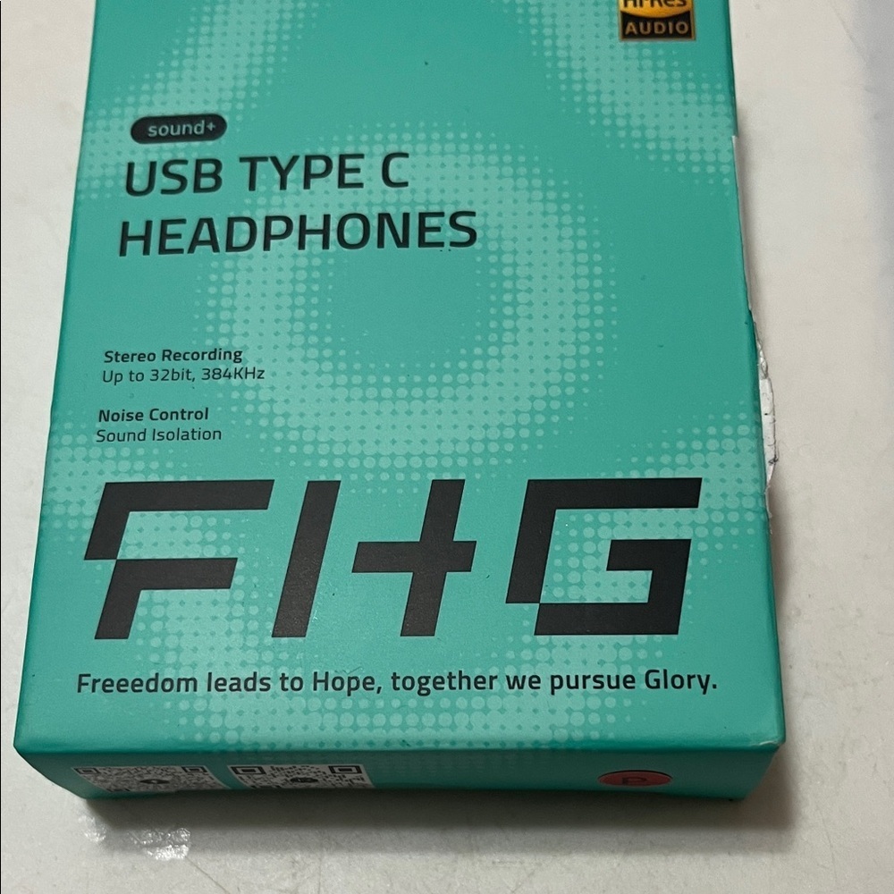 Red USB-C Earbuds with Mic for Samsung - Picture 5 of 5